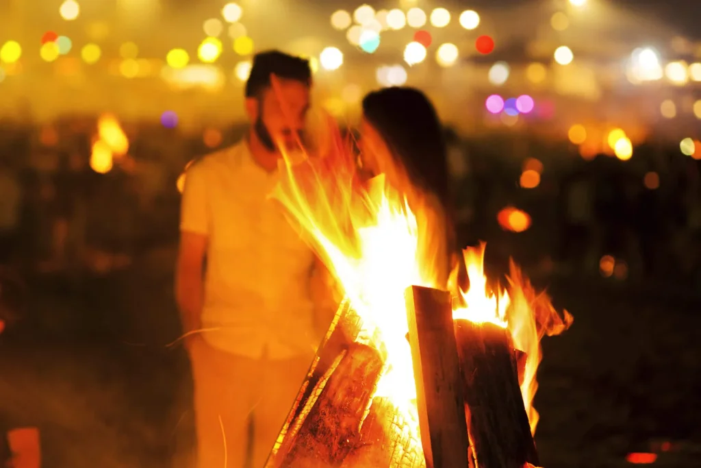 La festa de Sant Joan: Una nit de tradició i màgia — Hotel Akquaaa, Calafell