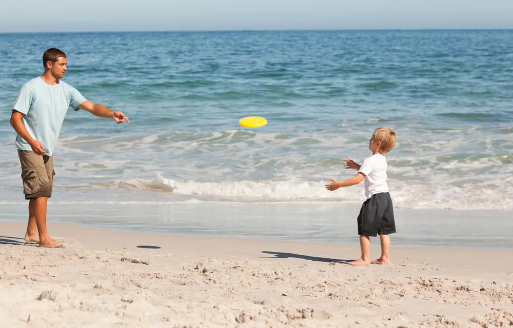 Disfruta del invierno en la playa: deportes para la época de frío — Hotel Akquaaa, Calafell