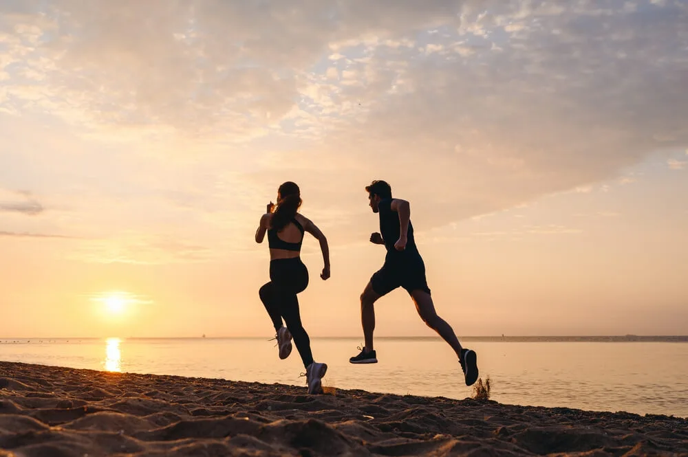 Disfruta del invierno en la playa: deportes para la época de frío — Hotel Akquaaa, Calafell