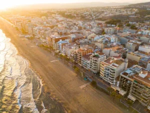 Consejos y ventajas si viajas a la playa en primavera — Hotel Akquaaa, Calafell