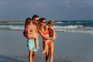Consejos y ventajas si viajas a la playa en primavera — Hotel Akquaaa, Calafell