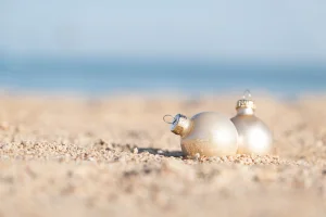 Gaudeix de Nadal a la platja de Calafell — Hotel Akquaaa, Calafell