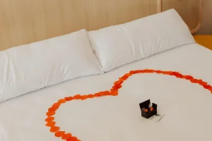¿Una escapada romántica en San Valentín — Hotel Akquaaa, Calafell