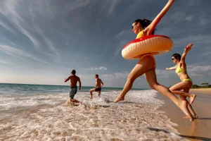 Actividades para hacer en verano en la playa — Hotel Akquaaa, Calafell