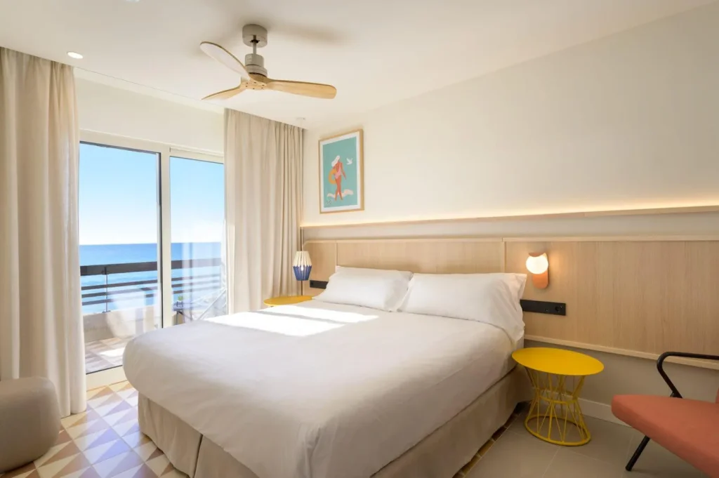 Desconecta del estrés post vacacional — Hotel Akquaaa, Calafell
